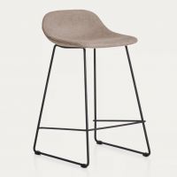 Стул полубарный Zaha Simple Beige Стул полубарный Zaha Simple Beige - дизайнерские товары на Take&Live