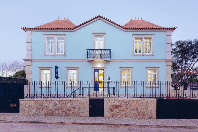 Aurora Arquitectos - красочный современный хостел - фото 9