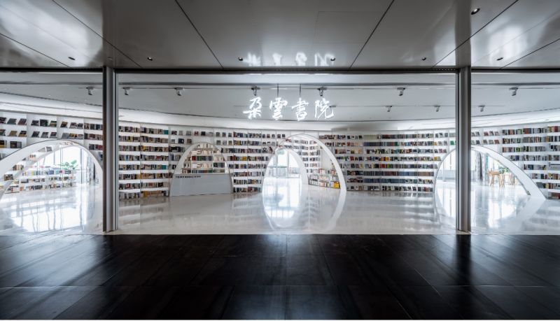 Книги в хмарах - фото 2