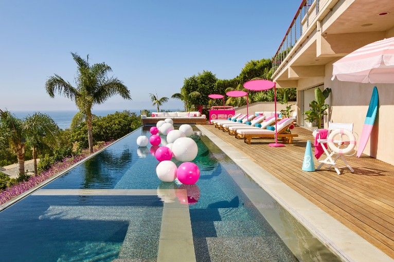 Легендарный Dreamhouse Barbie - фото 1